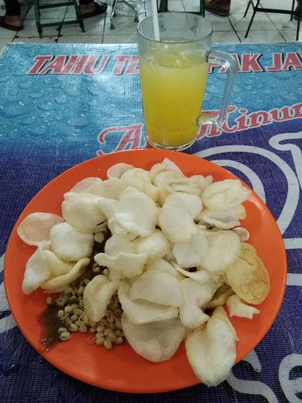 Tahu Telor Pak Jayen Surabaya