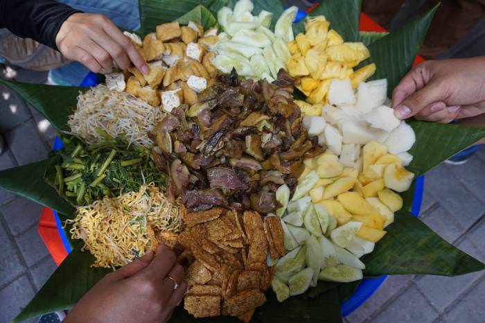traveloka-eats-aruna-dan-lidahnya