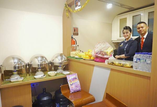 Mini Bar Kereta Api Sembrani Priority