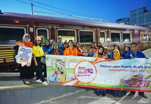 Mudik Warna Wangi DAIA stasiun Pasar Turi