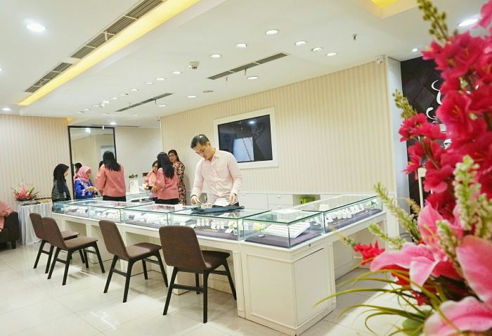 Showroom Goldmart Tunjungan Plasa Surabaya