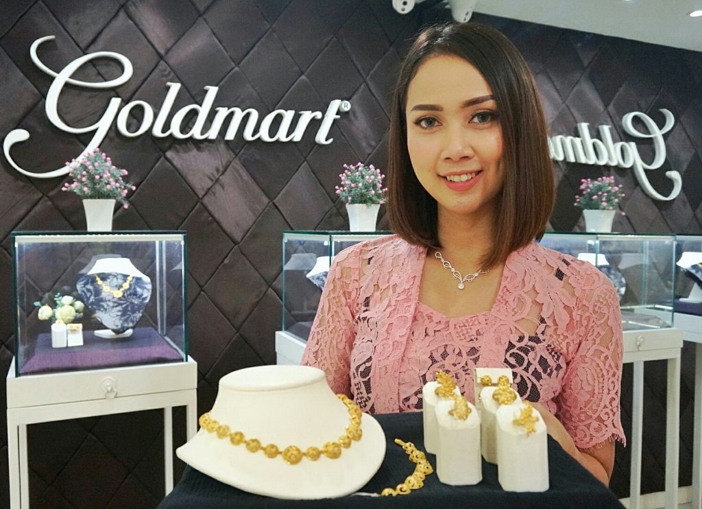 Perhiasan emas kuning Gold Master