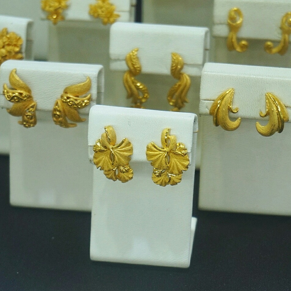 Perhiasan emas 24 karat dari Gold Master