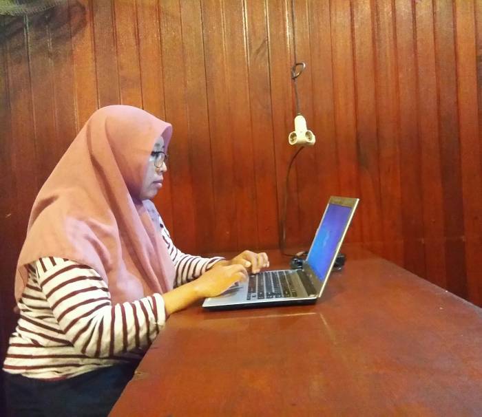 Sibuk beraktifitas, atasi Mata Kering dengan Insto Dry Eyes