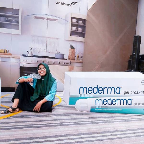 Blogger Mebo Mederma