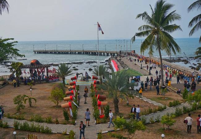 Seni Rampak Bedug di Titik Nol Anyer 