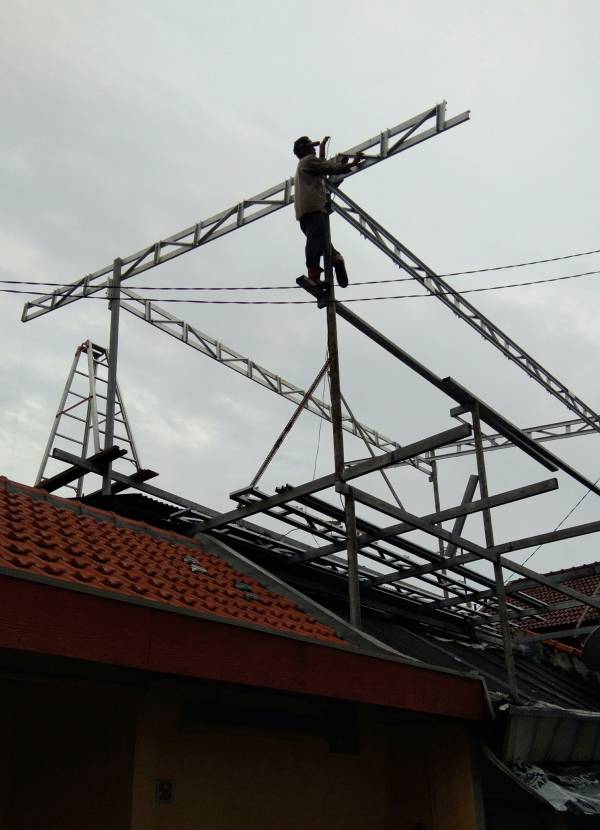 Rumah Besi Yuni