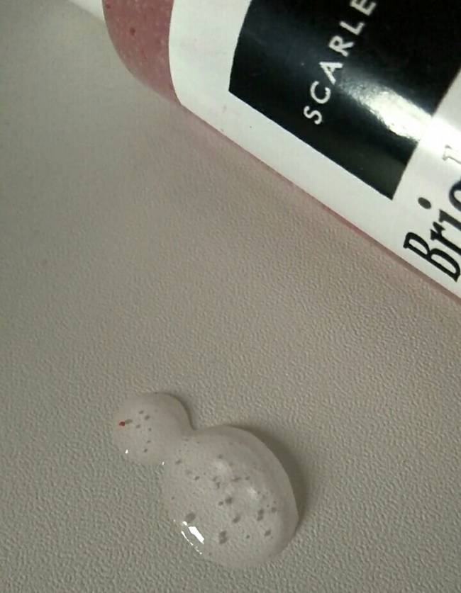 Tekstur Body Wash Scarlett