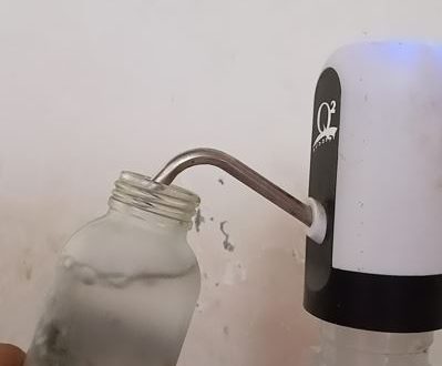 Membawa Tumbler untuk mengurangi sampah