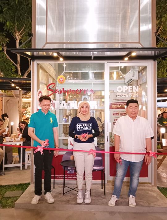 Launching Sampoerna Mobile Banking Station di GION Market