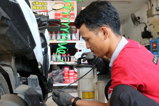 Memilih Bengkel Servis Motor Terbaik_